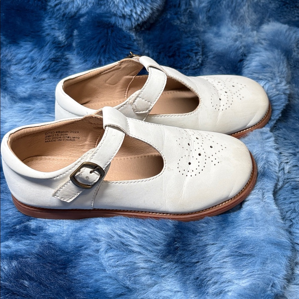 Girls size 2 white Otter Momo Mary Jane dress shoes